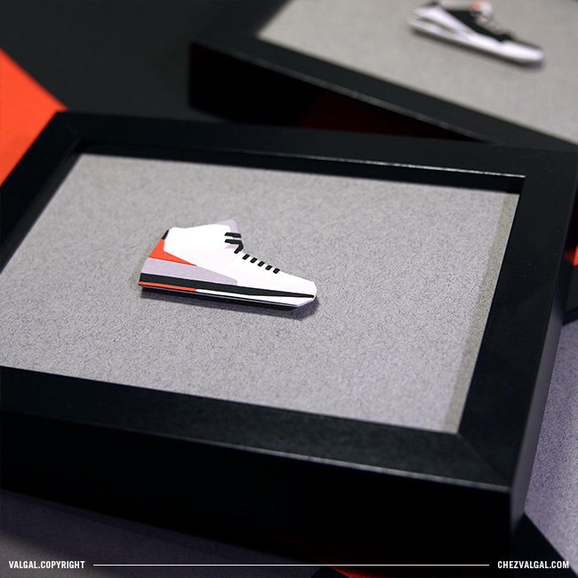 Sneakers Papercut