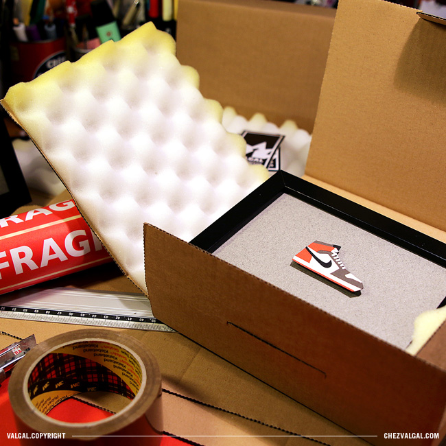 Sneakers Papercut